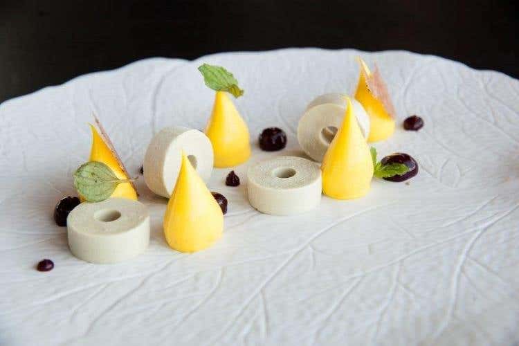 Semifreddo al pistacchio zafferano e more